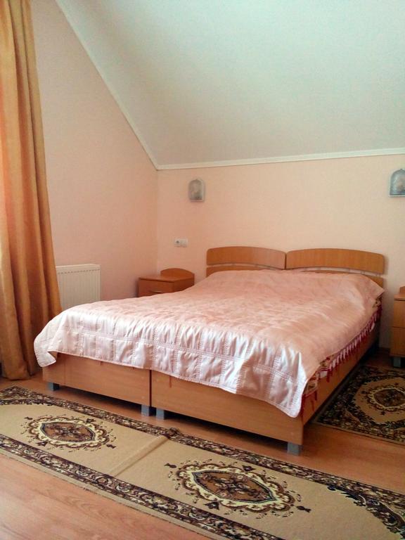 Sadiba "Lisova Pisnia" Hotel Sinyak  Bagian luar foto