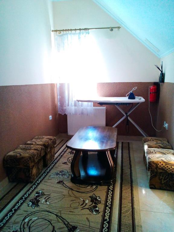 Sadiba "Lisova Pisnia" Hotel Sinyak  Bagian luar foto
