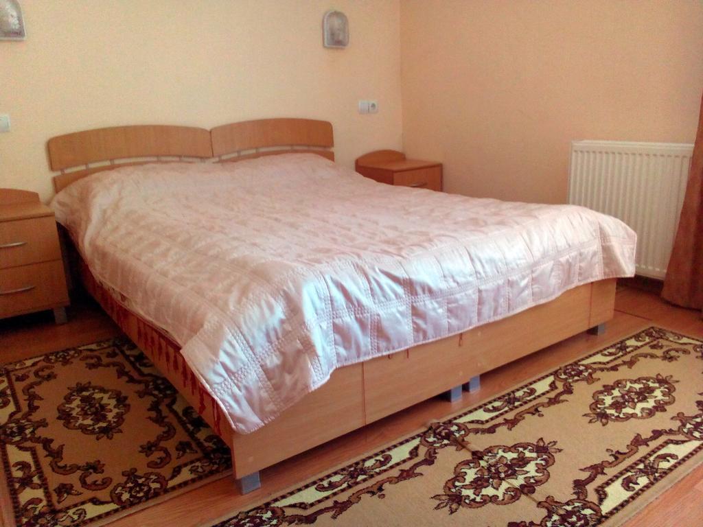 Sadiba "Lisova Pisnia" Hotel Sinyak  Bagian luar foto